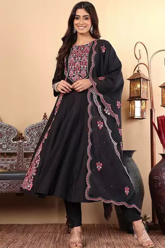 Floral Embroidered Thread Work Pure Cotton Straight Kurta with Trousers & Dupatta