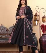 Floral Embroidered Thread Work Pure Cotton Straight Kurta with Trousers & Dupatta