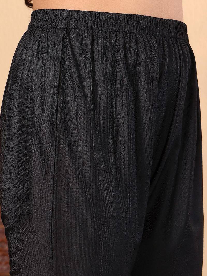Floral Embroidered Thread Work Pure Cotton Straight Kurta with Trousers & Dupatta
