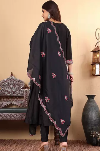 Floral Embroidered Thread Work Pure Cotton Straight Kurta with Trousers & Dupatta