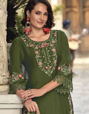 Floral Embroidered Thread Work Pure Cotton Straight Kurta With Trousers & Dupatta 2