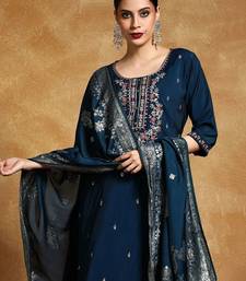 Women Floral Embroidered Regular Thread Work Kurta with Trousers & With Dupatta