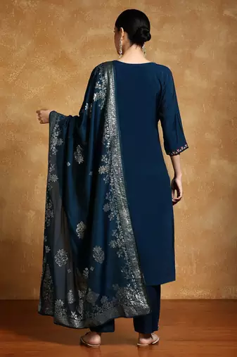 Women Floral Embroidered Regular Thread Work Kurta with Trousers & With Dupatta