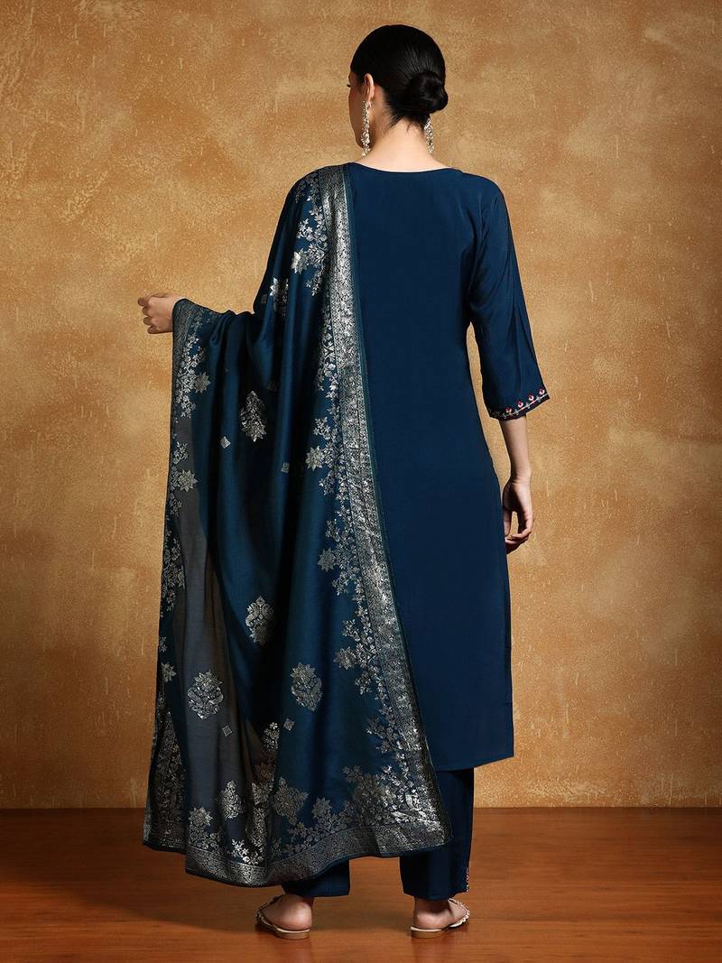 Women Floral Embroidered Regular Thread Work Kurta with Trousers & With Dupatta