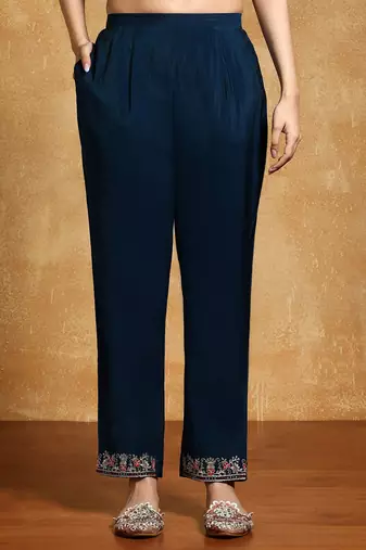 Women Floral Embroidered Regular Thread Work Kurta with Trousers & With Dupatta