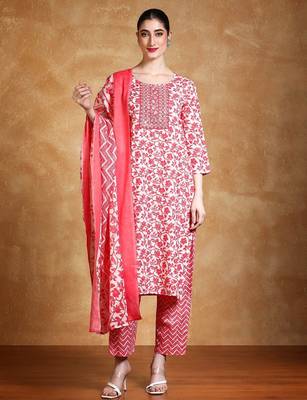 Women Floral Yoke Design Regular Kurta Sets With Dupatta 2