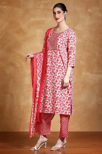 Women Floral Yoke Design Regular Kurta Sets With Dupatta