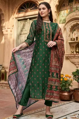 Women Floral Printed Kurta with Trousers & Dupatta