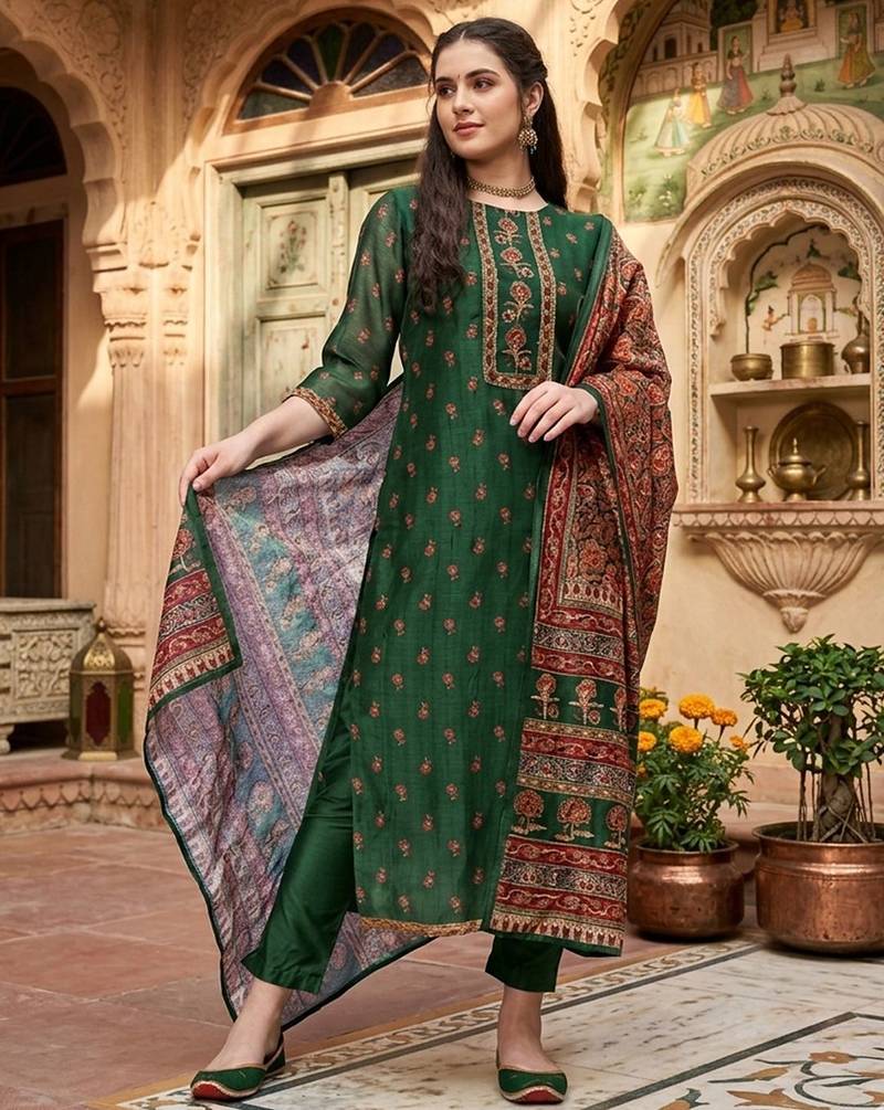 Women Floral Printed Kurta with Trousers & Dupatta