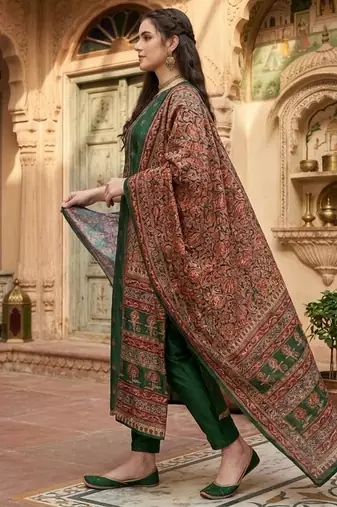 Women Floral Printed Kurta with Trousers & Dupatta