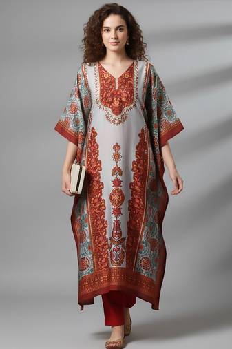 Women Floral Printed Kurta with Trousers