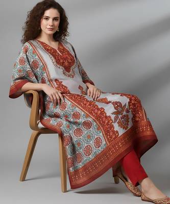 Women Floral Printed Kurta with Trousers 6