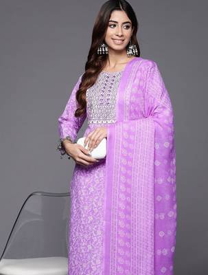 Floral Printed Thread Work Kurta with Trousers & Dupatta 2