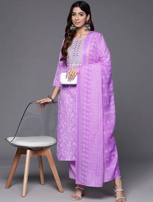 Floral Printed Thread Work Kurta with Trousers & Dupatta 8
