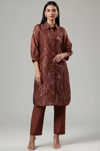 Women Bandhani Printed Regular Chanderi Silk Kurta with Trousers