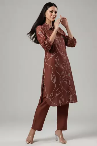 Women Bandhani Printed Regular Chanderi Silk Kurta with Trousers