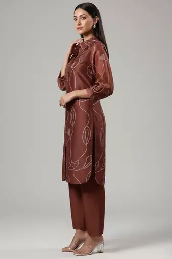 Women Bandhani Printed Regular Chanderi Silk Kurta with Trousers