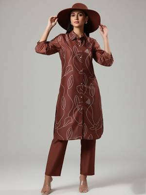 Women Bandhani Printed Regular Chanderi Silk Kurta with Trousers 6