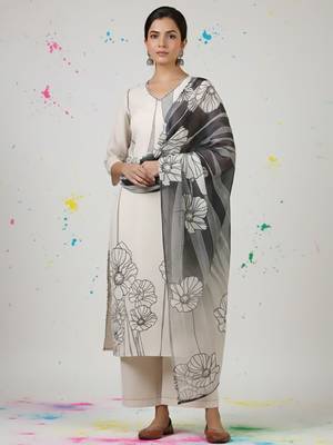 women floral printed regular thread work  cotton kurta with trousers & with dupatta 1
