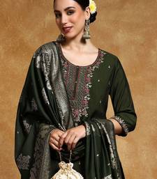 Women Floral Yoke Design Regular Kurta with Trousers & With Dupatta