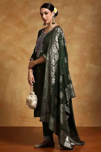 Women Floral Yoke Design Regular Kurta with Trousers & With Dupatta