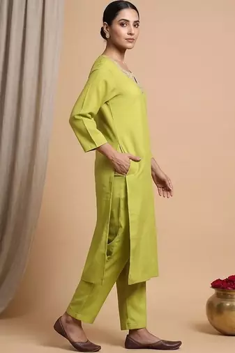 Women Ethnic Motifs Embroidered Regular Thread Work Kurta with Trousers & With Dupatta