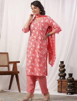 Women Floral Printed Regular Kurta with Trousers & With Dupatta 3