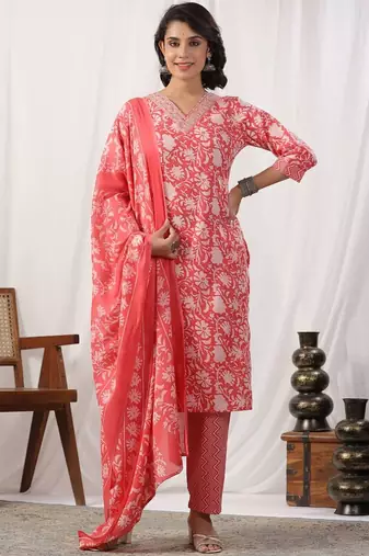 Women Floral Printed Regular Kurta with Trousers & With Dupatta