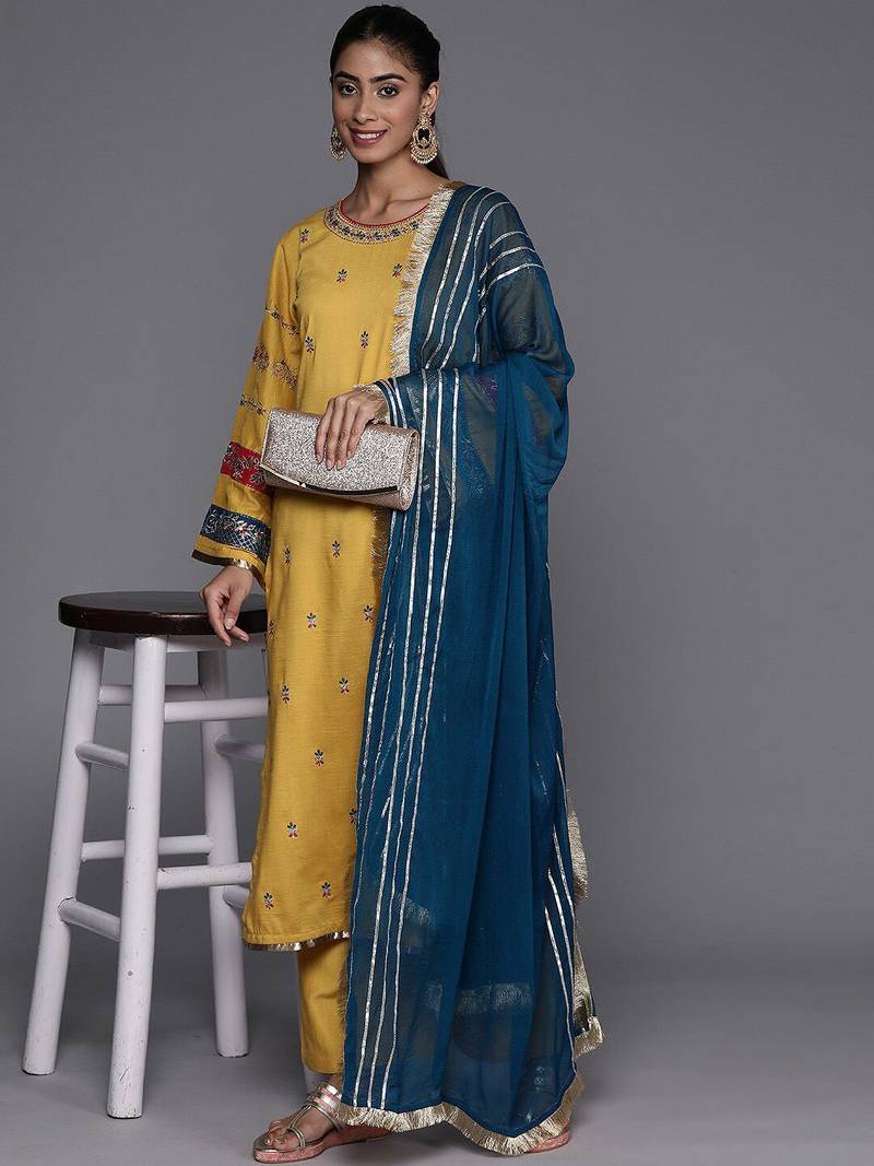 Round Neck Ethnic Motifs Embroidered Regular Kurta with Trousers & With Dupatta