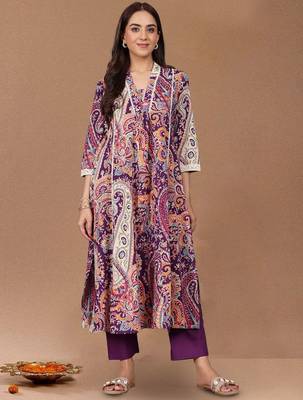 Women Paisley Printed Cotton A-Line Kurta with Trousers 1