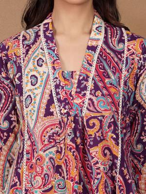 Women Paisley Printed Cotton A-Line Kurta with Trousers 2