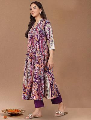 Women Paisley Printed Cotton A-Line Kurta with Trousers 4