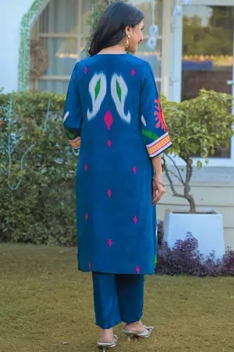 Women Ethnic Motifs Printed Regular Sequinned Kurta with Trousers & With Dupatta