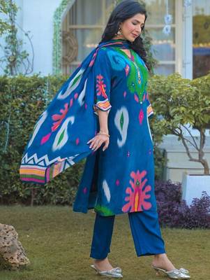 Women Ethnic Motifs Printed Regular Sequinned Kurta with Trousers & With Dupatta 5