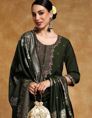 Women Floral Embroidered Regular Kurta with Trousers & With Dupatta 1