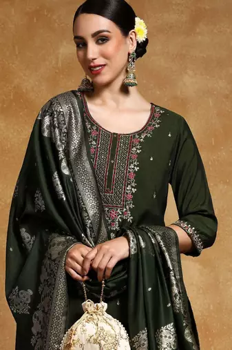Women Floral Embroidered Regular Kurta with Trousers & With Dupatta