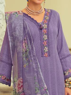 Geometric Printed Notch Neck Thread Work Pure Cotton Kurta With Trouser & Dupatta 3