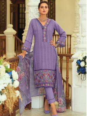 Geometric Printed Notch Neck Thread Work Pure Cotton Kurta With Trouser & Dupatta 4