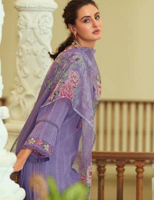 Geometric Printed Notch Neck Thread Work Pure Cotton Kurta With Trouser & Dupatta 5