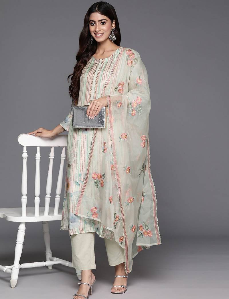 Floral Printed Regular Thread Work Pure Silk Kurta with Trousers & Dupatta