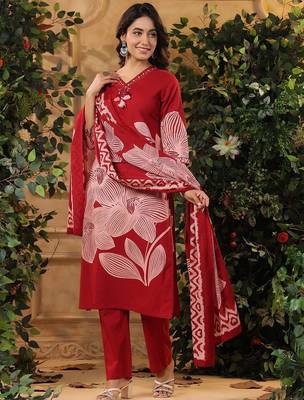 Floral Printed V-Neck Pure Cotton Kurta With Trousers & Dupatta 3