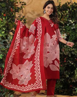 Floral Printed V-Neck Pure Cotton Kurta With Trousers & Dupatta 6