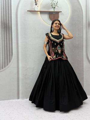 Black Color Plain Work Khadi cotton Navratri Lahenga Choli Strug Set 3