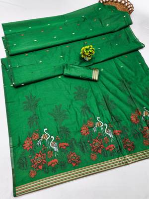 Green linen jacuard bird motif work bird saree with unstitched blouse piece 6
