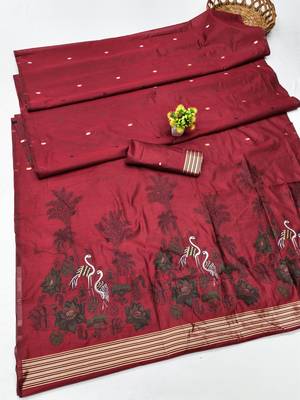 Red linen jacuard bird motif work bird saree with unstitched blouse piece 6