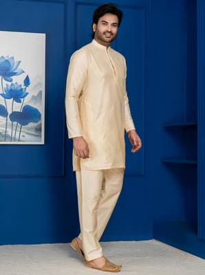 Golden silk blend kurta set for men with embroidered work 3