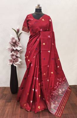 Red linen jacuard animal motif work saree with unstitched blouse piece 6