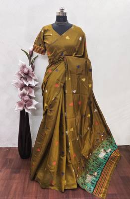Mustard linen jacuard animal motif work saree with unstitched blouse piece 6