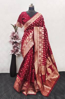 Red art silk blend banarasi jacuard work saree with unstitched blouse piece 6
