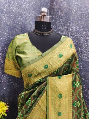 Light green art silk blend banarasi jacuard work saree with unstitched blouse piece 7